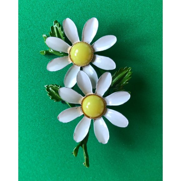 Vintage 1960s Enamel Yellow, White and Green Flower Brooch - Picture 1 of 4